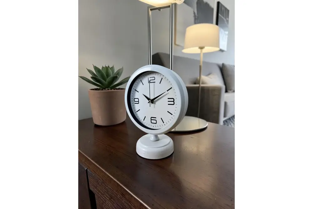 Premium Beyaz Metal Masa Saati 25X20 Cm