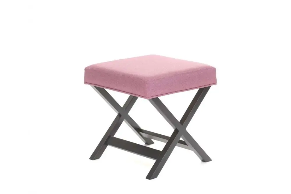 Bench Puf, Lıght Pembe, Siyah Ayak