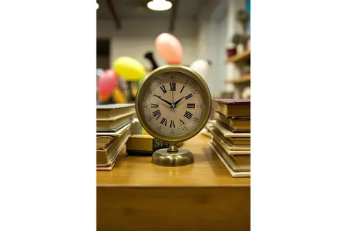 Majestic Time Eskitme Metal Masa Saati 25X20 Cm